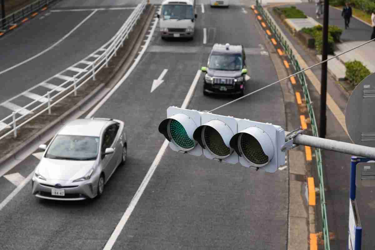 街中で「レクサス」や「ベンツ」が走っているのをよく見かけます。日本の平均年収は「500万円程度」と聞きますが、実際にはみんなもっと高収入なのでしょうか？|ファイナンシャルフィールド|﻿年収