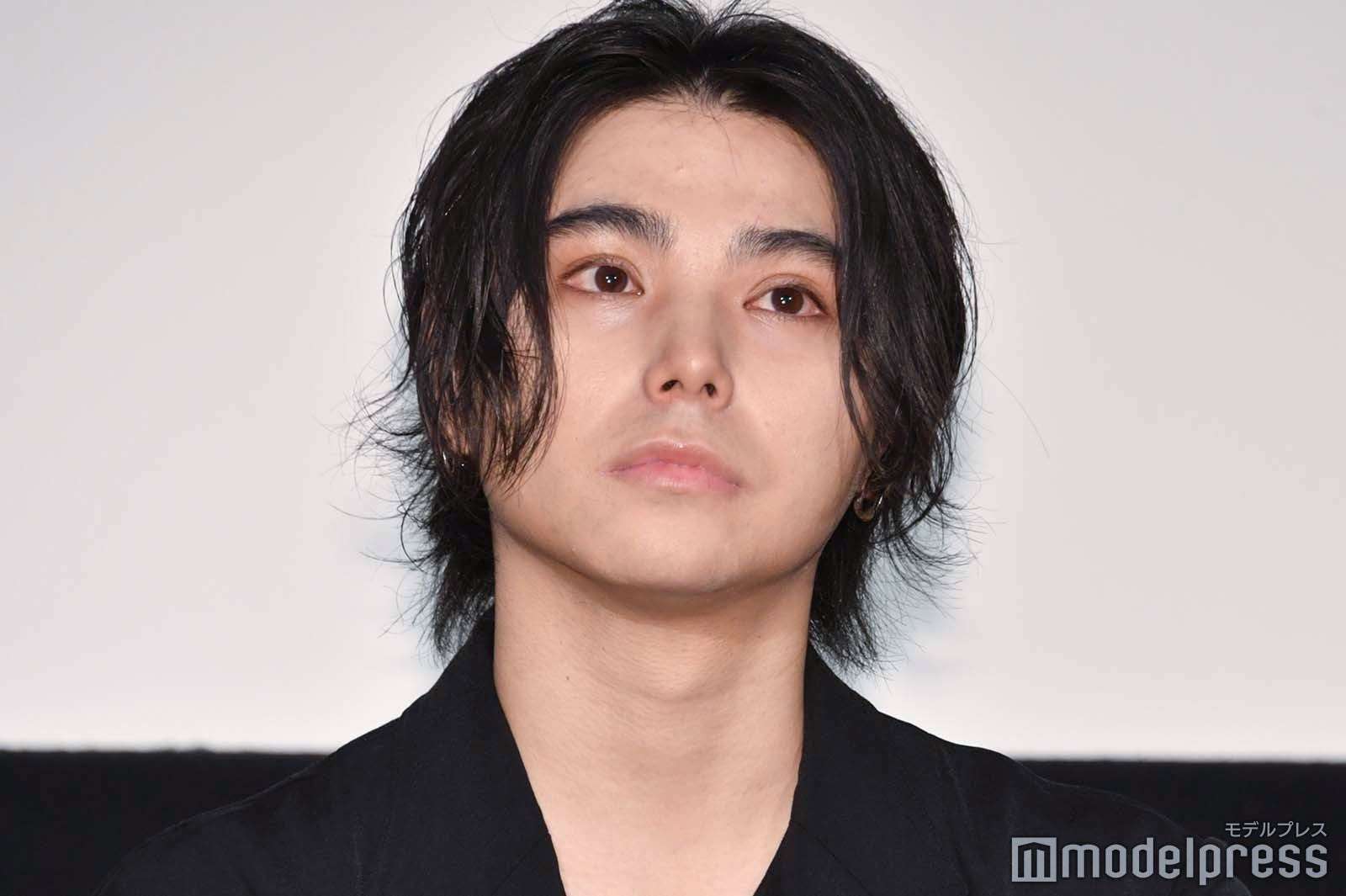 村上虹郎、インスタ更新で謝罪「自身の言葉で当時のことをお話しさせていただければ」元交際相手への暴行疑いで書類送検
