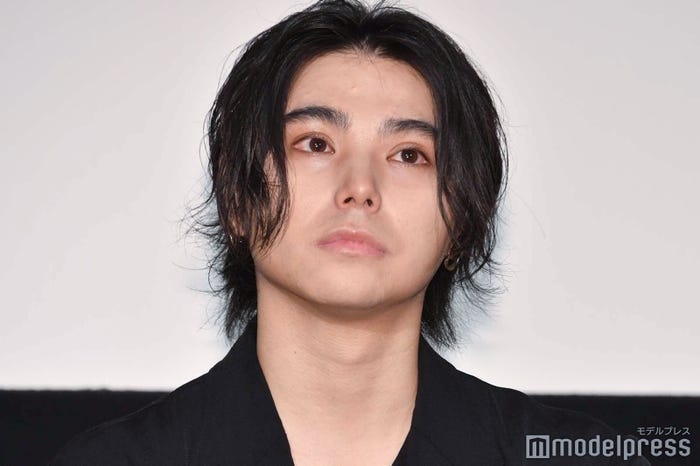 村上虹郎、インスタ更新で謝罪「自身の言葉で当時のことをお話しさせていただければ」元交際相手への暴行疑いで書類送検 - モデルプレス