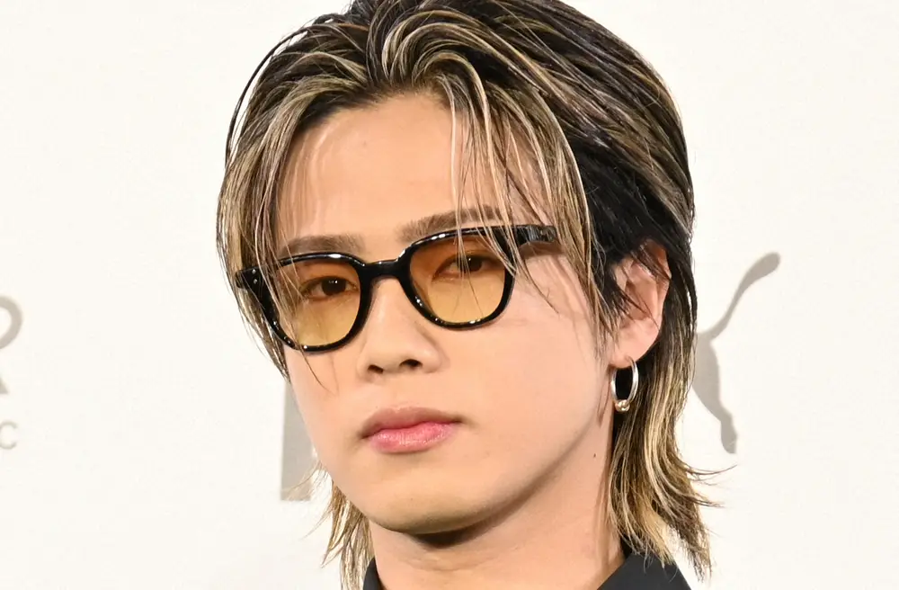 【記事全文】コムドット・やまと　デザイン“パクリ”認め謝罪　人気アーティストグッズに酷似「不快な思いをさせた」 - スポニチ Sponichi Annex 芸能