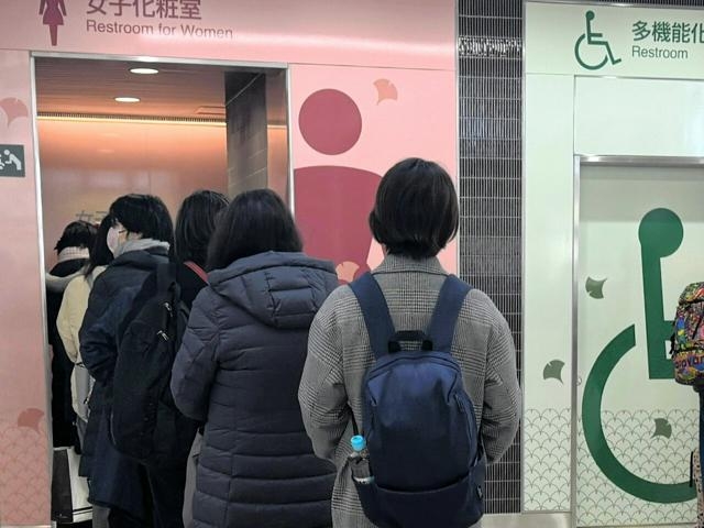 女性トイレの行列解消に向け、国交省が初の指針　便器数の基準示す（朝日新聞） - Yahoo!ニュース