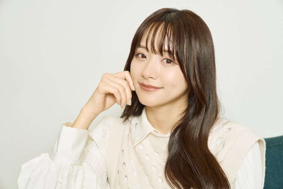 森香澄、美ボディのぞかせ『sweet』7月号の表紙飾る　トレンド水着まといアンニュイな表情みせる  | オリコンニュース（ORICON NEWS）
