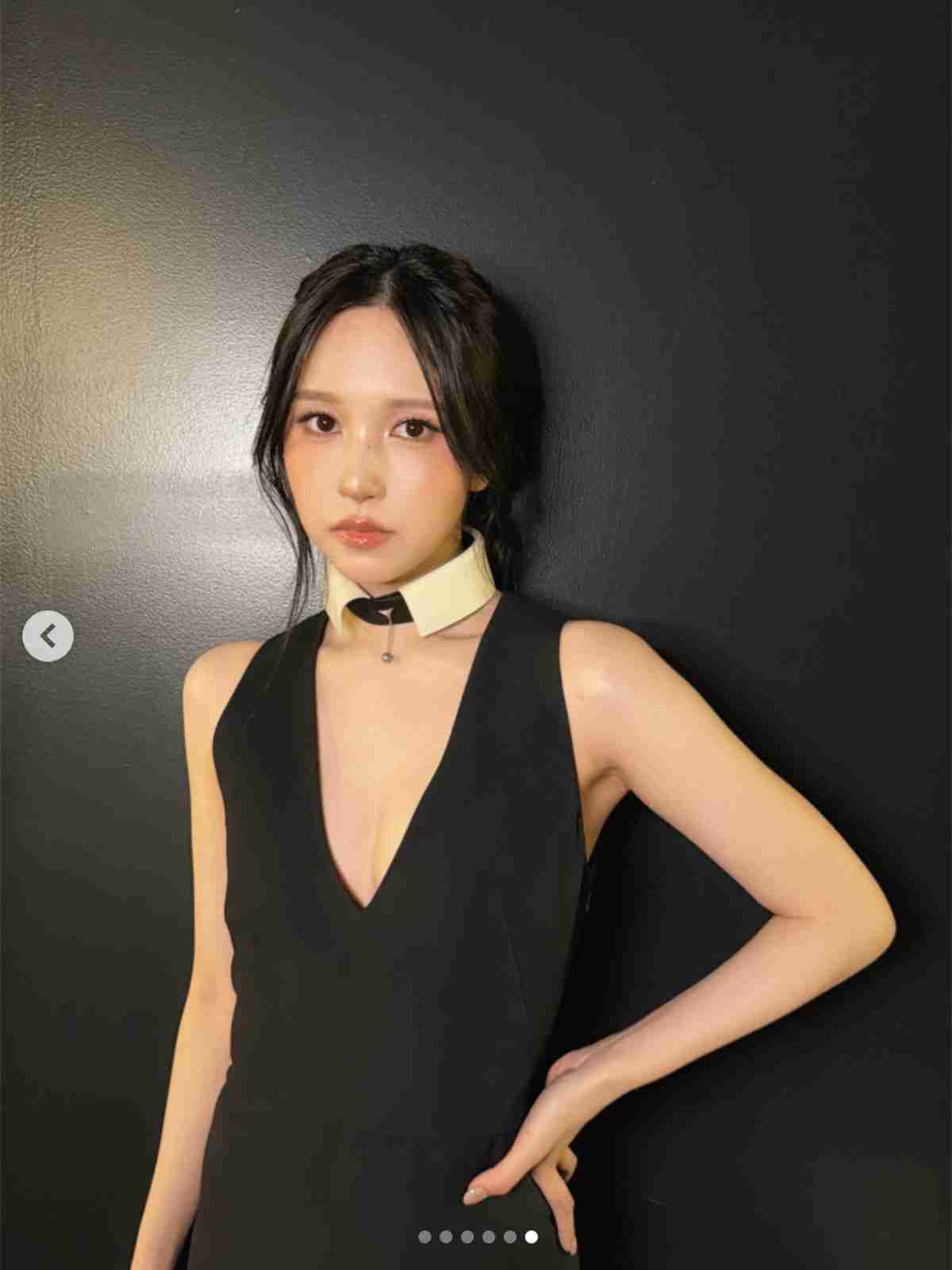 《“大胆”ドレスの胸がはだけて…》TWICE・ミナ 大型音楽祭で起きたハプニングにファン騒然