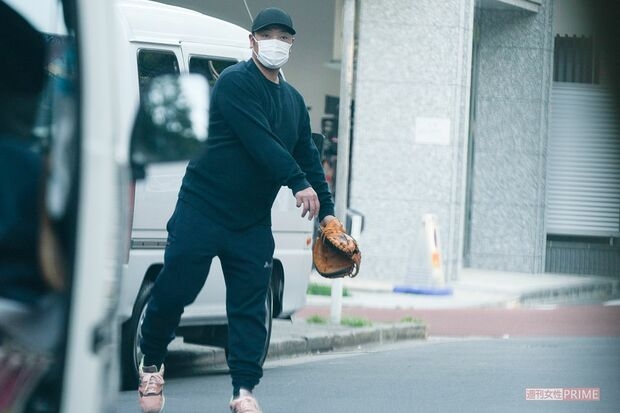 巨人の阿部慎之助前監督を暴行の疑いで書類送検 警視庁