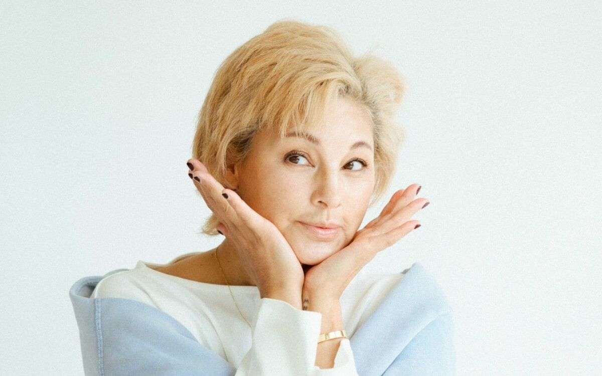 「ご飯といえばコーンフレーク」「誰もいない家でカップ麵を…」梅宮アンナが告白する、母・クラウディアとの“孤独な鍵っ子時代” | 文春オンライン
