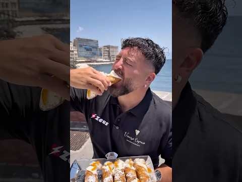 イタリアの絶品揚げ菓子　カンノーリ