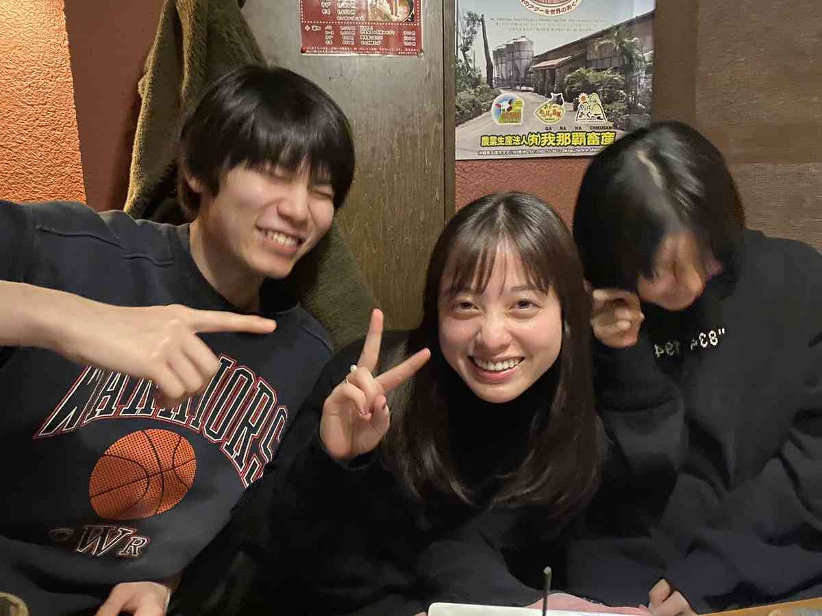 橋本環奈と中川大志の表参道デートをキャッチ　人通りの多い街中を堂々と歩き、セレクトショップでは“見るからに値が張りそうなパジャマ”を真剣にチェック