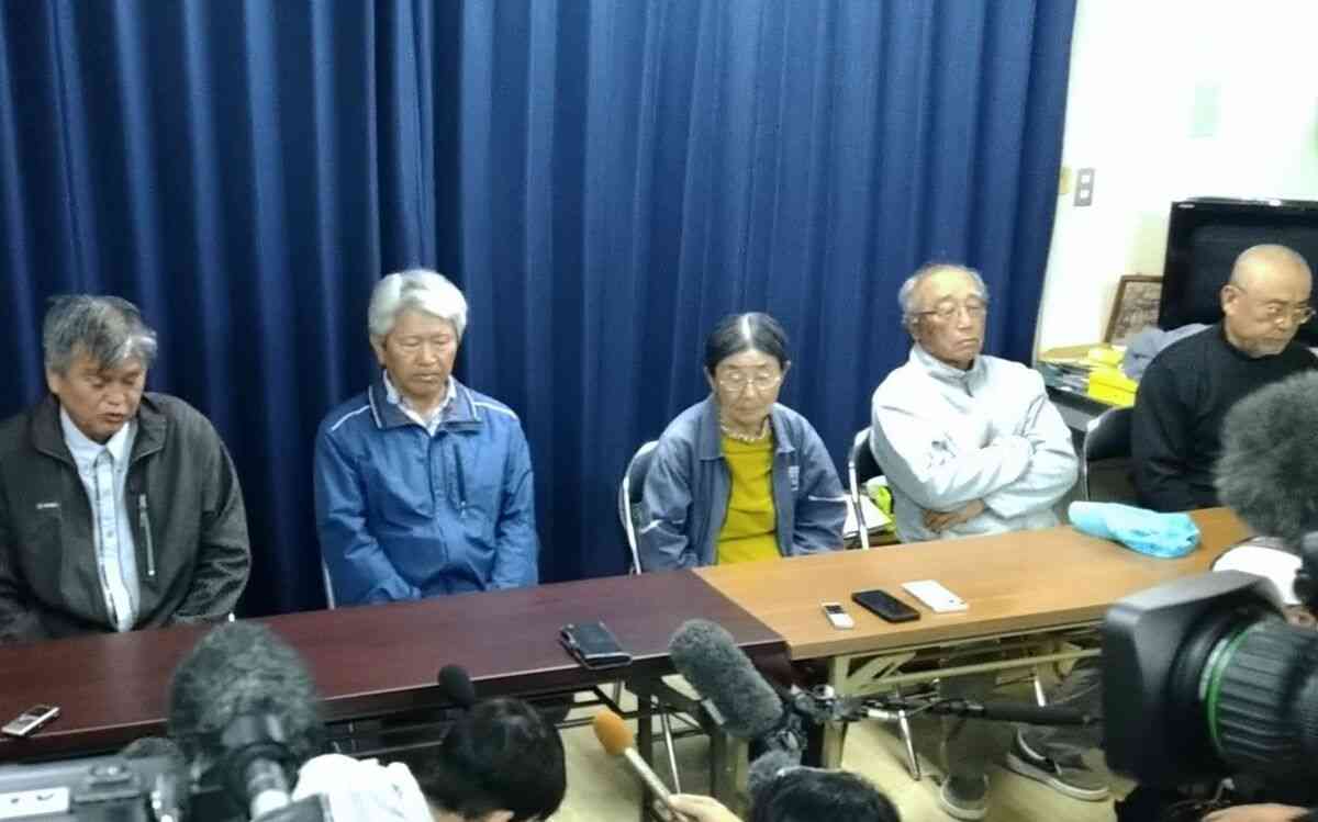 【辺野古転覆事故】琉球新報がなぜか載せなかった「反基地団体」代表の“保身スピーチ”《情報公開請求で入手した海上保安庁公文書には決定的な…》 | 文春オンライン