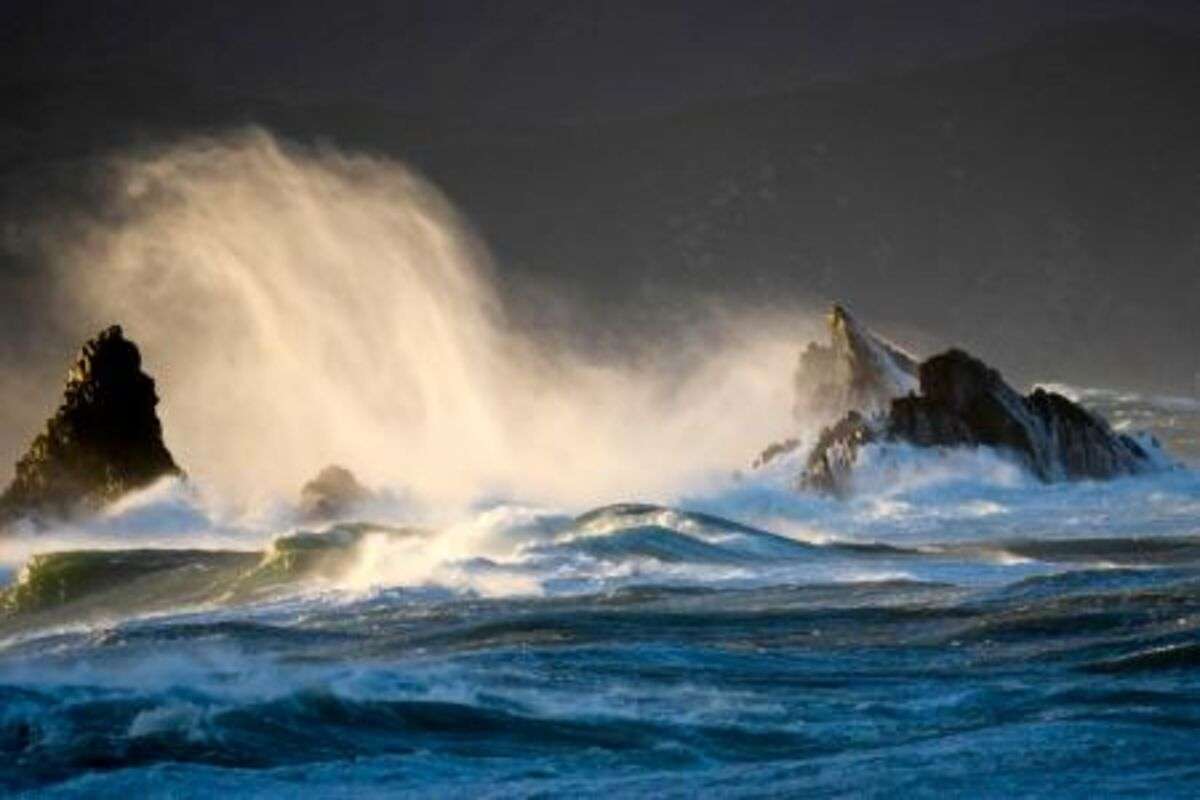 NZ沿岸に高波11メートル　首都ウェリントン、低気圧で強風