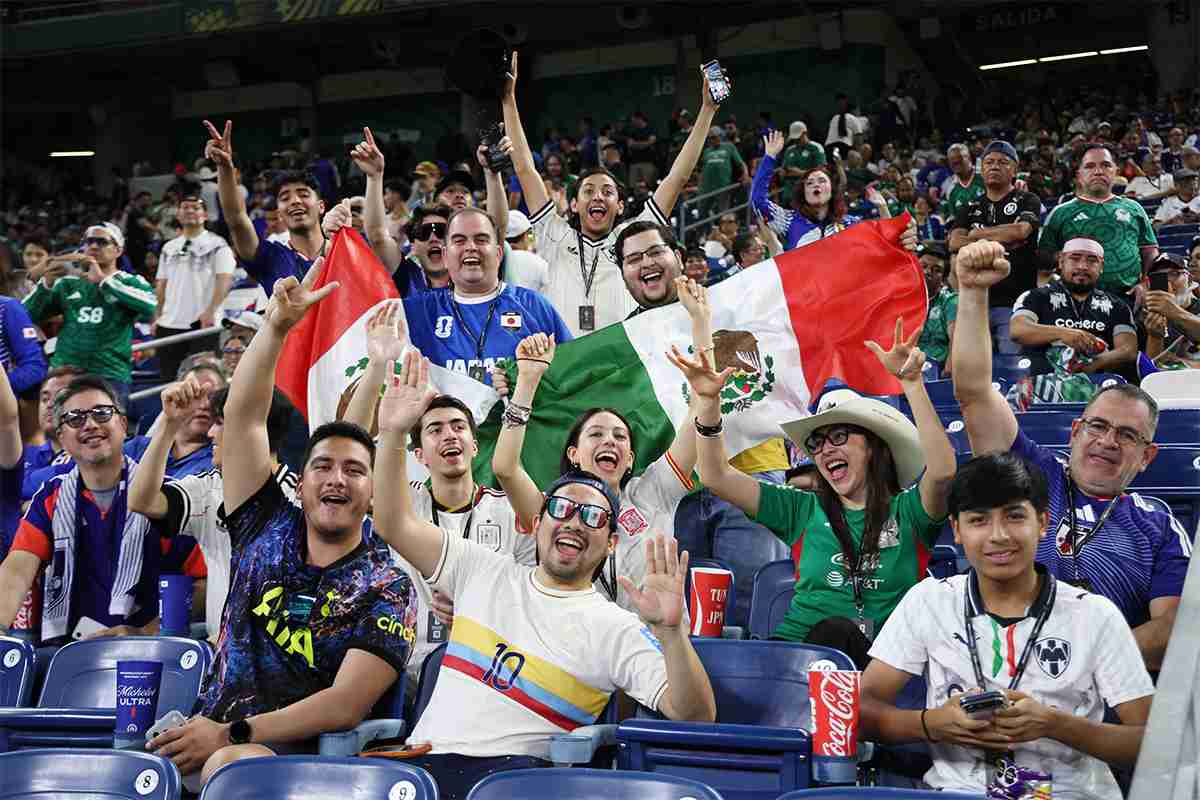 【サッカーW杯】「涙があふれた」　 日本代表に “大声援” 送ったメキシコ人たち、そのワケが…　「日本がどれほど 私たちに愛されているか」（LASISA） - Yahoo!ニュース