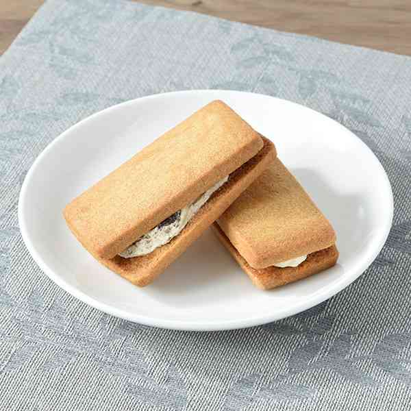 『ほぼハーゲンダッツ』『カールの代わり』が大人気　コンビニで広がる“ジェネリック食品”ブームの正体