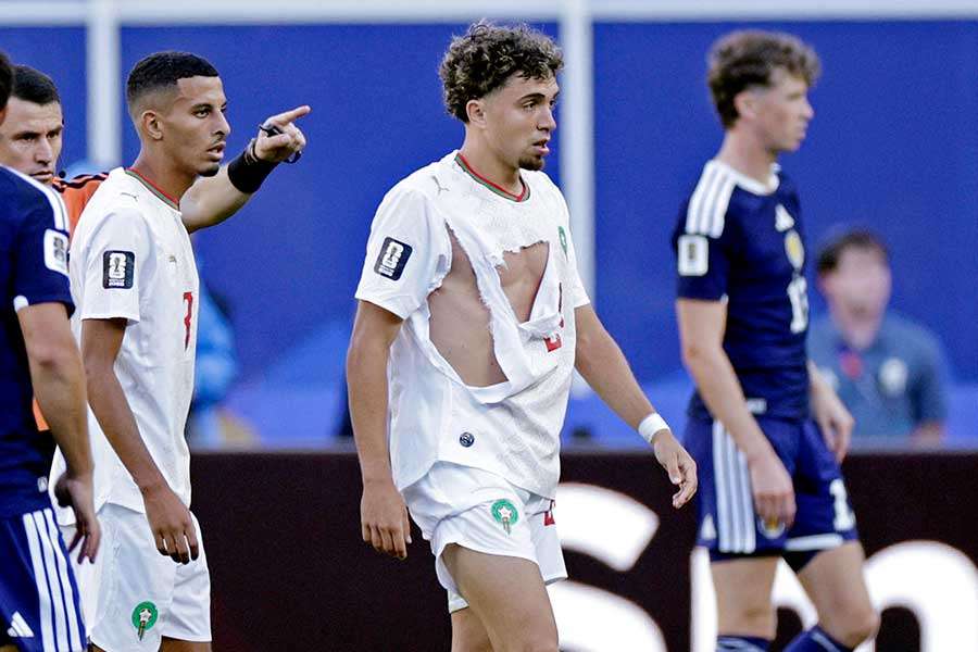 W杯のユニ破れすぎ問題が物議「酷い質」　プーマ製で頻発、ビリビリに…同社が声明「軽さ優先は…」