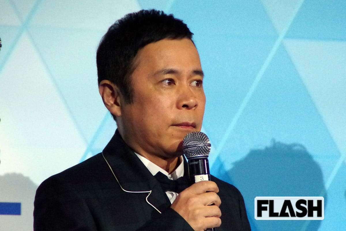 岡村隆史、Threads開設も“箸の持ち方”に厳しい声…9年前のTwitter即削除から漂う不安 | Smart FLASH/スマフラ[光文社週刊誌]