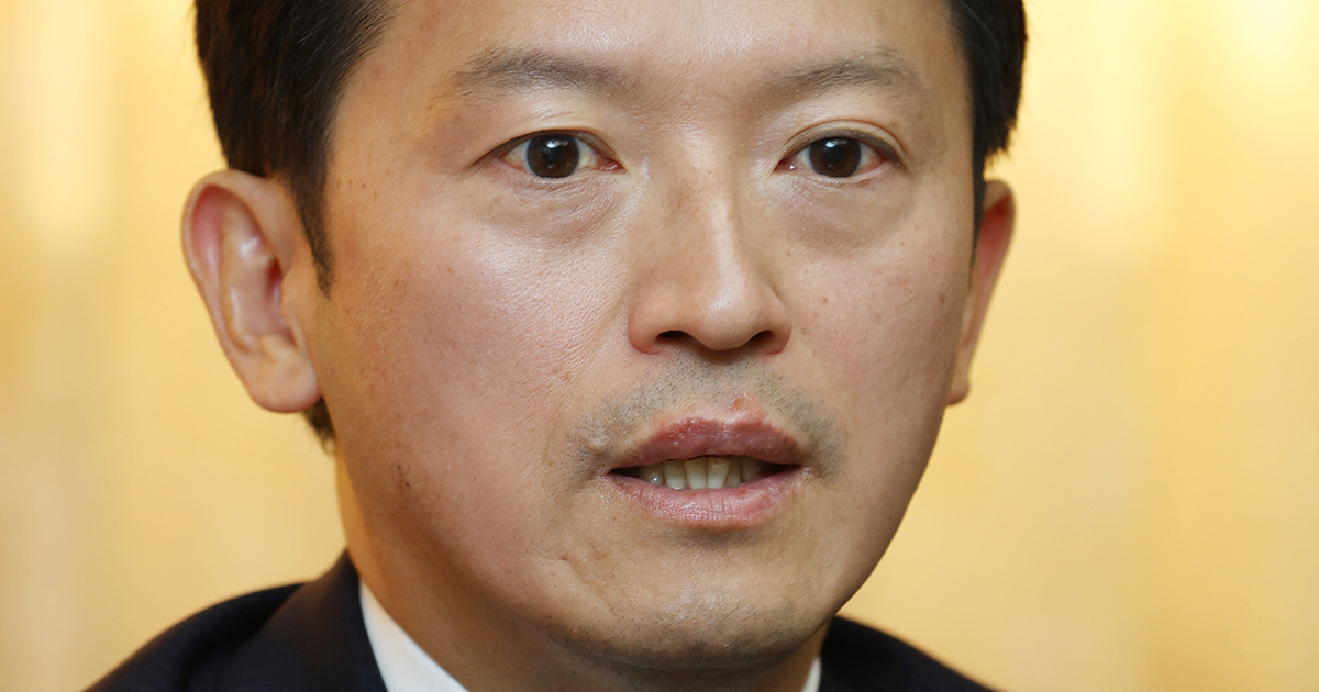 「人殺しやないか！」兵庫県・斎藤知事　内部告発文書問題の質疑中に飛んだ怒号に「続けることはできない」と毅然反論…SNSも騒然とした“トラブル” | 女性自身