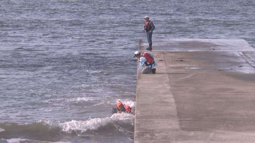 男子中学生（13）が死亡　5人で海水浴も…桟橋から姿見えなくなる　約1時間後に発見・救助　富山