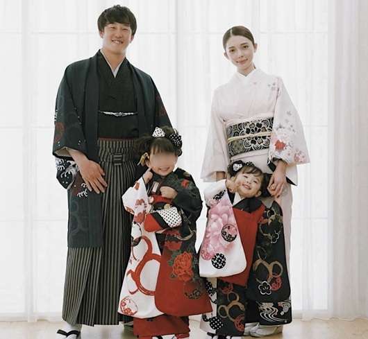 広島・小園海斗の奥さん超キレイ！「素晴らしい家族仲」娘2人をほぼ顔出し「みんなかわいい」「大きくなったね」渡辺リサが披露