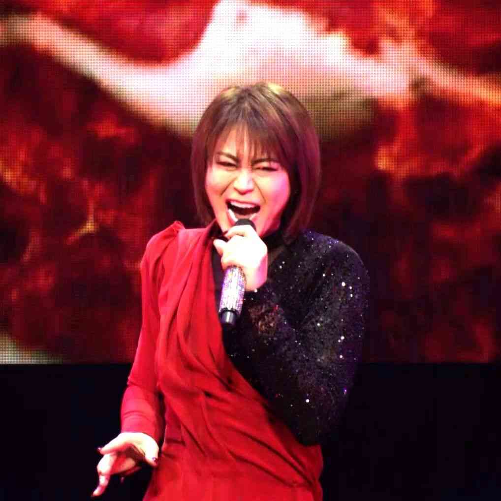 氷川きよし　赤と黒のドレス姿など個性的な衣装でパフォーマンス「命ある限り、歌い続けます」（2026年6月25日掲載）｜日テレNEWS NNN