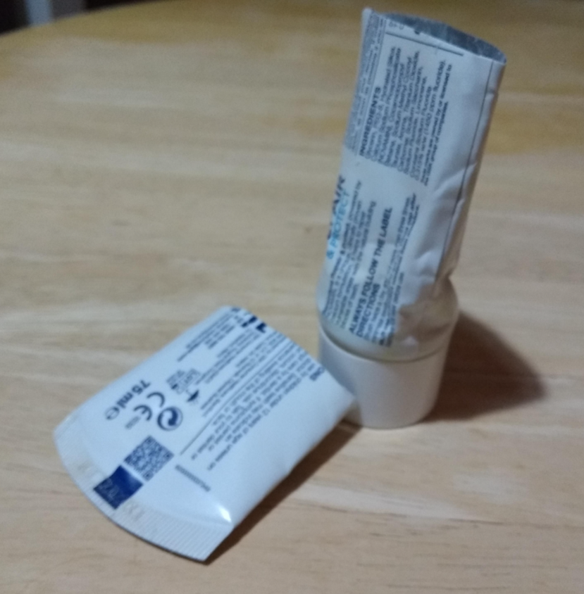 チューブ容器、切る? 切らない?