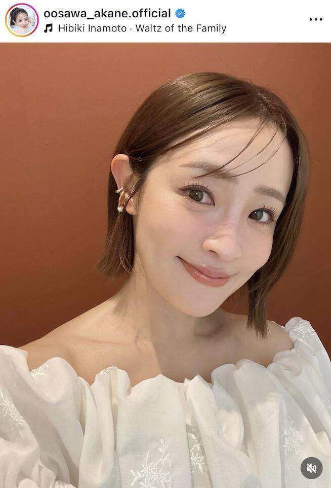 大沢あかね、さわやかTシャツ×デニムのシンプルコーデに反響　「何かすごい色っぽい」「どんどん綺麗に」: J-CAST ニュース