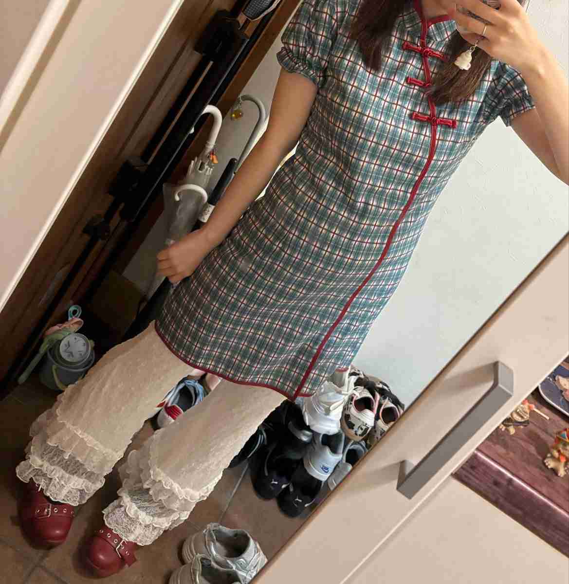 「服自体は可愛いが組み合わせが終わってるのでは?と心配になる」という人のコーデ写真→個性派ファッションには最早普通のアドバイスとか関係ないのでは?という話