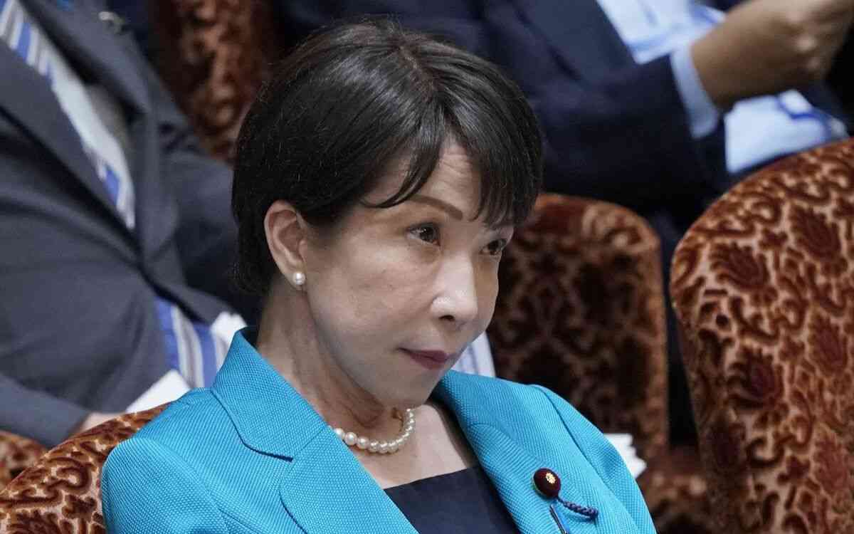 「極めて危うい態度」高市首相秘書と動画作成者のZoom音声の報道にヤフコメ民「これまでの首相答弁」を疑問視　過去のブログ記述にも注目集まる | 文春オンライン