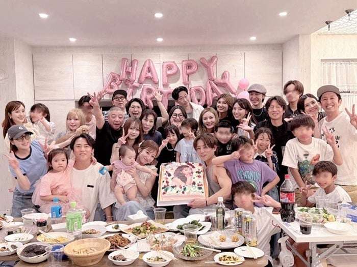 杉浦太陽、妻・辻希美のサプライズ誕生日会を開催「1ヶ月以上前から、みんなにお声がけして」 - Ameba News [アメーバニュース]