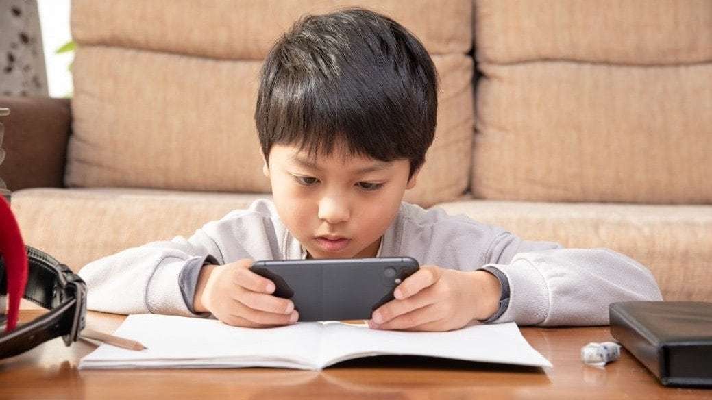 10歳息子がスマホゲームに385万円の無断課金！ Appleに返金を却下された父が下した“驚愕のミッション”と弁護士の見解 | 集英社オンライン | ニュースを本気で噛み砕け