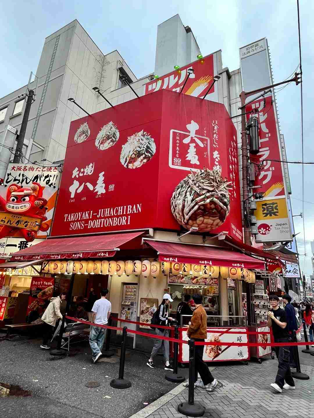 “庶民の味”たこ焼きがまさかの700円突破…「築地銀だこ」相次ぐ値上げで“客離れ”17ヵ月連続止まらず