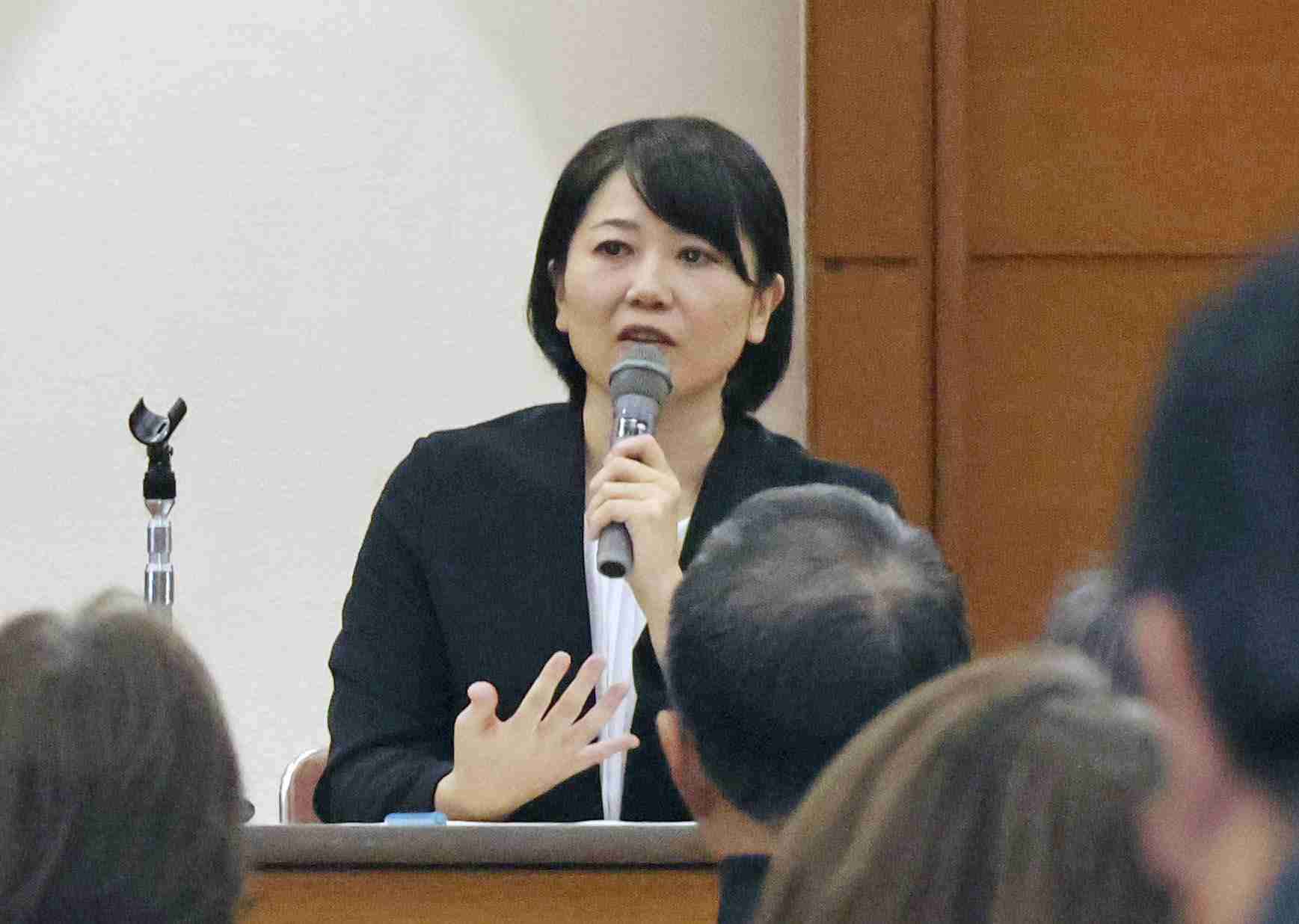 前橋市長、生番組で2日連続釈明　異例対応のFM局、公正性に疑問