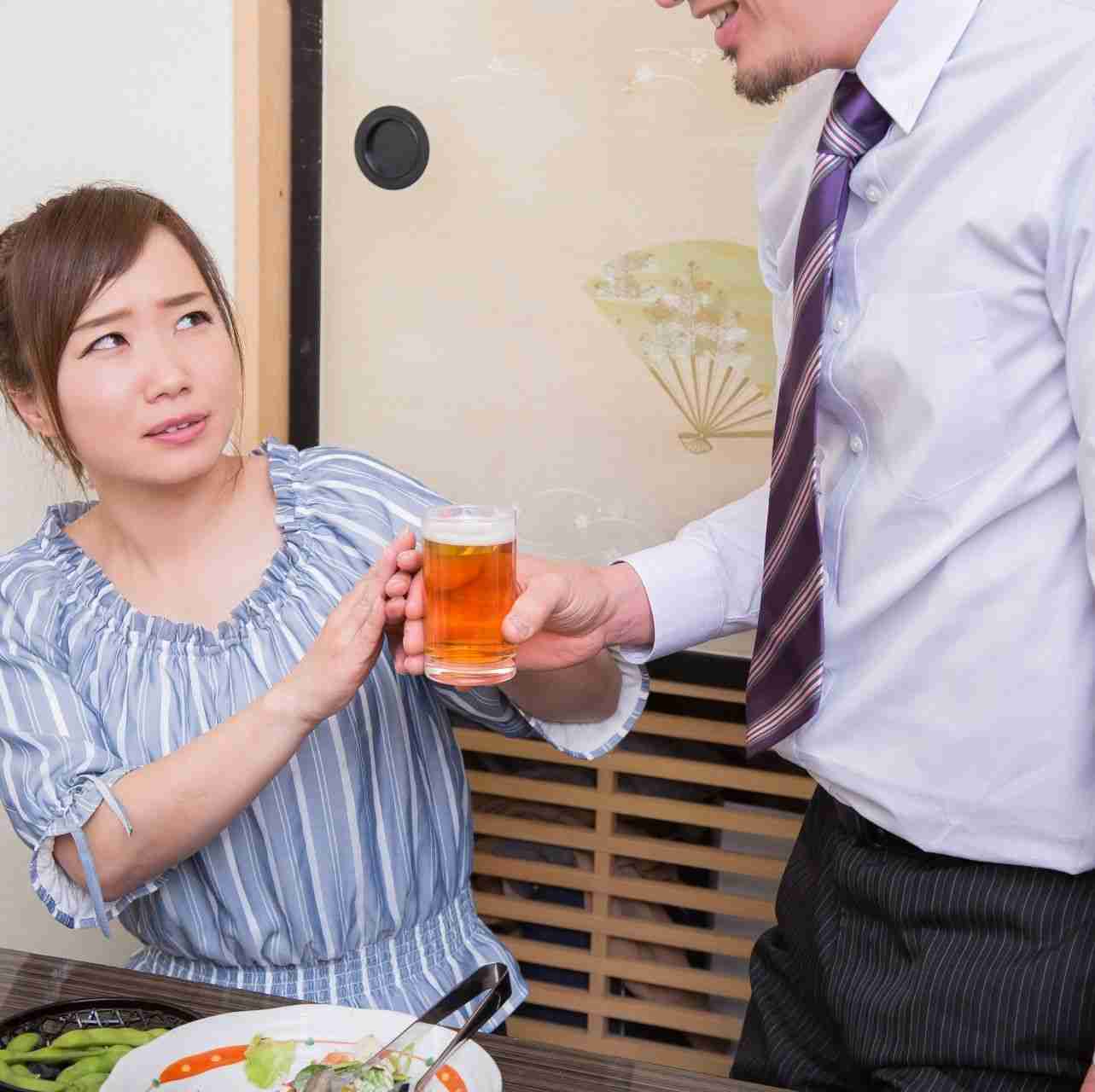 飲食中に第三者から持ちかけられる「ひと口ちょうだい問題」…衛生面で抵抗感、どう断るか？　識者が提言｜よろず〜ニュース
