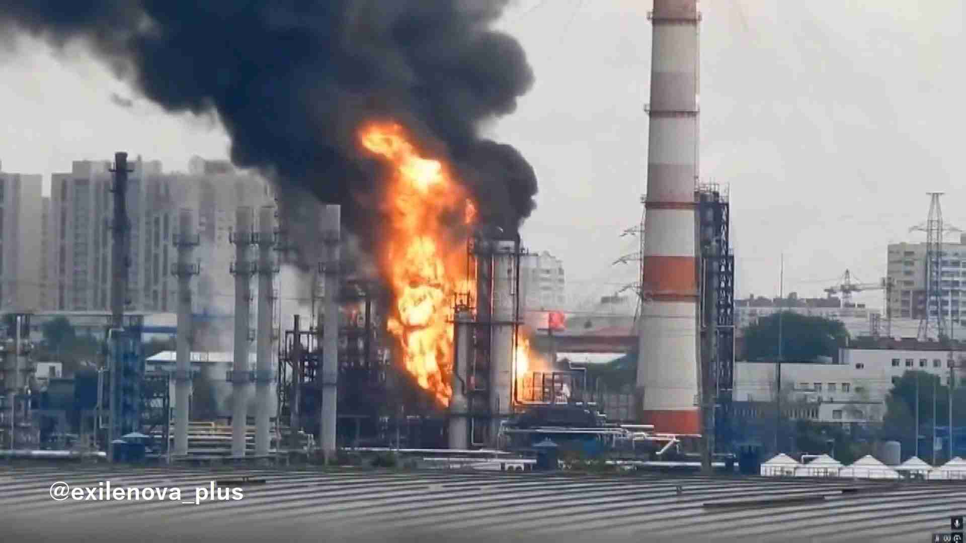 ロシア首都郊外の石油精製所にドローン攻撃　ウクライナ大統領「モスクワはウクライナの長距離攻撃能力を実感しただろう」（FNNプライムオンライン（フジテレビ系）） - Yahoo!ニュース
