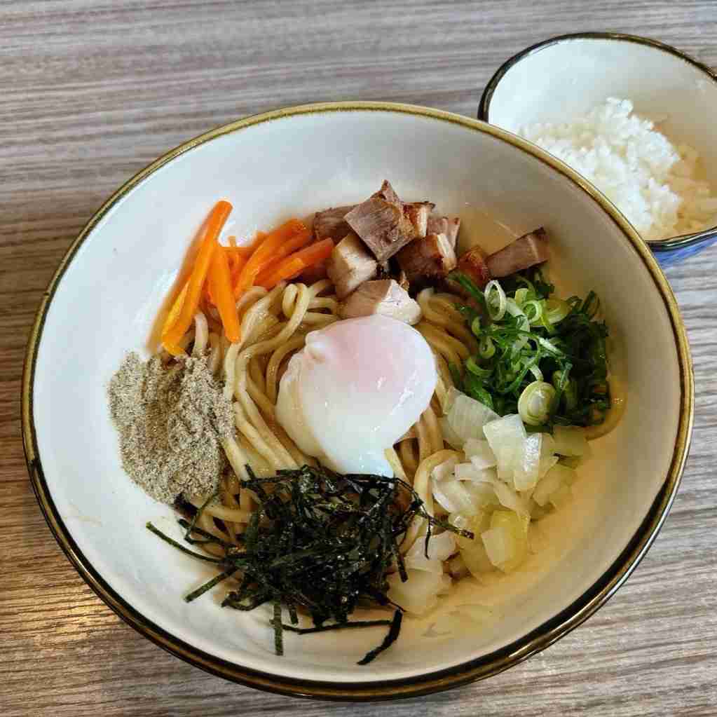 嫁が天下一品に一緒に行きたがらない理由は残ったスープにご飯をどぼんして食べるから…スープどぼんは一般的な食べ方だが嫌な人は生理的に無理なのも事実