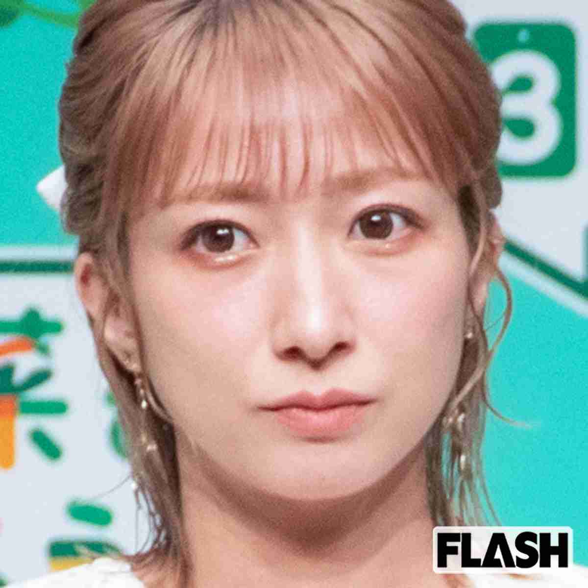 辻希美「ずっと女子をガン見」高校生息子の“異性関係チェック”にファン騒然“公開デートイジり”が顰蹙買った過去も（SmartFLASH） - Yahoo!ニュース