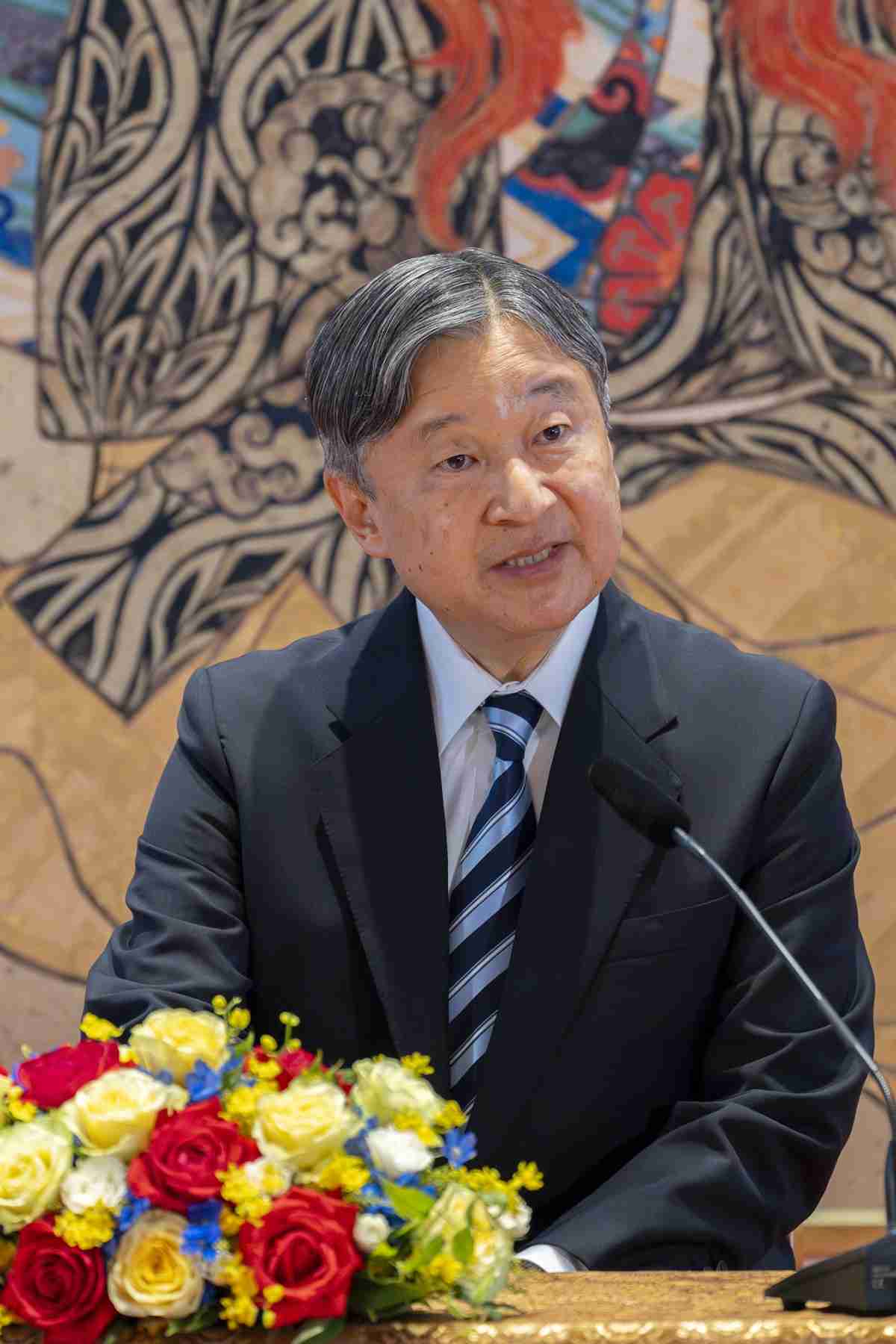 「“人格否定発言”に匹敵」と指摘の識者も…皇族数確保が話題、天皇陛下が表明された“ご懸念”の「異例ぶり」（女性自身） - Yahoo!ニュース