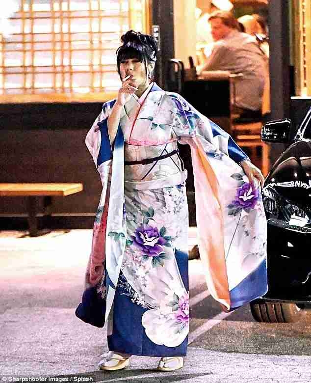 家は世界中に5軒…ニコラス・ケイジと結婚した31歳・俳優、家庭での“家事分担”は「もうゼロ」 規格外の生活環境に共演者から質問相次ぐ