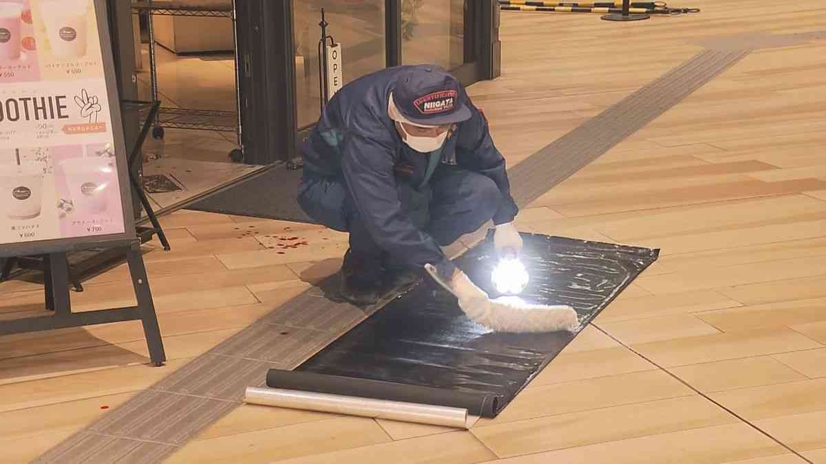 新潟市中央区の万代で20代女性が何者かに刺されたか「包丁を持った男に切り付けられた女性がいる」　銃刀法違反疑いで現場付近にいた高齢とみられる男を現行犯逮捕《新潟》　