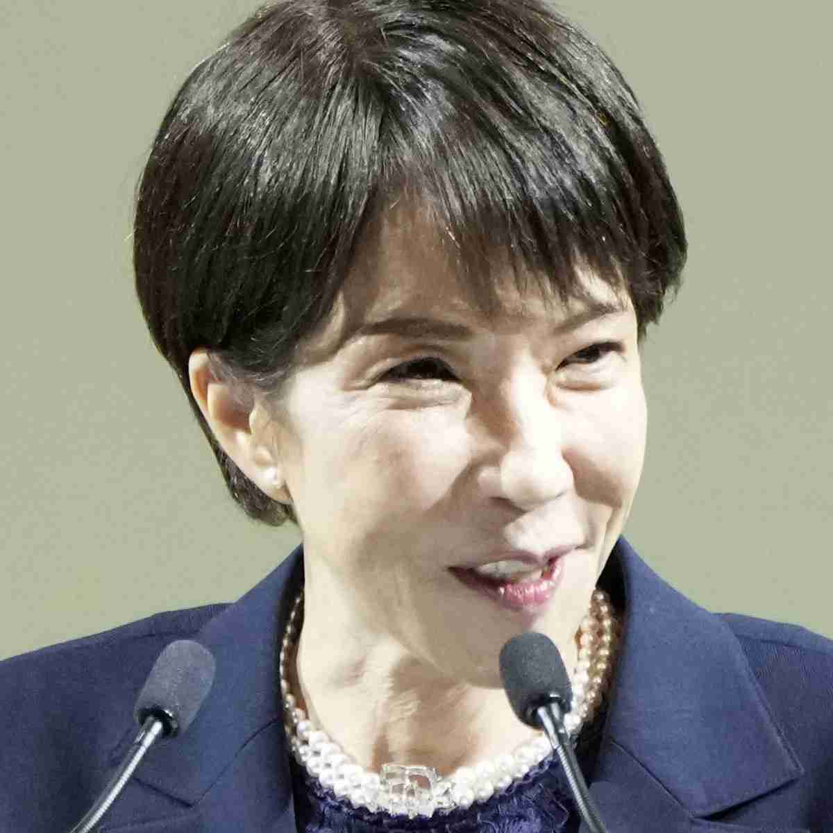 「悪い意味でサナエ劇場」識者が警鐘…天皇陛下の“おことばナシ”、先導役も格下げ…昭和100年式典で高市首相の「皇室軽視なふるまい」（女性自身） - Yahoo!ニュース
