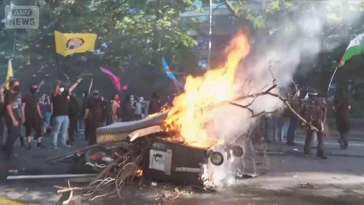 ジュネーブで「反G7」大規模デモ　一部が暴徒化し放火や投石　警察が催涙ガスで対応