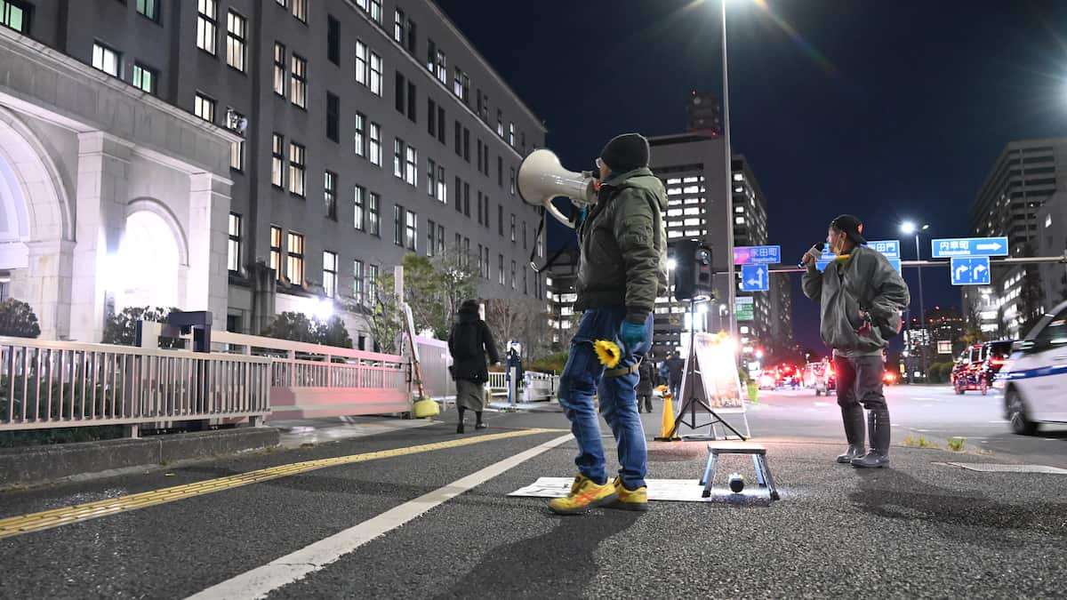 2000人集めた「解体デモ」今や5人足らず…財務省前閑散も、参加者は熱気「続けます」 - 産経ニュース