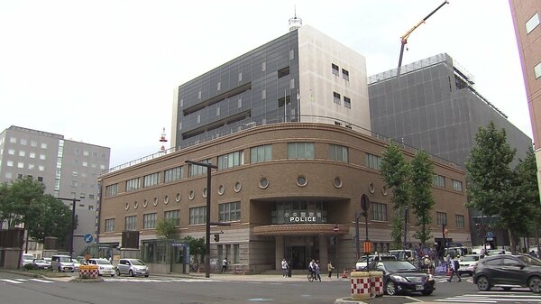 夏の風物詩”ビアガーデン”会場で「喫煙を注意すると暴言を吐かれる」通報を受けて駆けつけた警察官を暴行した疑い_20代の男女3人を逮捕〈札幌市〉｜FNNプライムオンライン