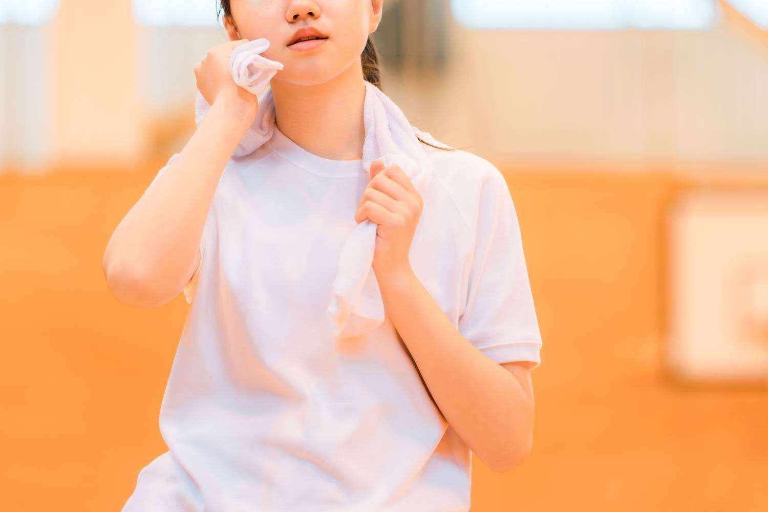 「男の先生が体に触れた」…階段から転落しそうだった女子生徒を守ったはずが“加害者”に!? 令和の学校に寄せられる“保護者からのヤバいクレーム”のリアル（文春オンライン） - Yahoo!ニュース