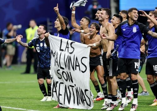 決勝進出アルゼンチン罰金処分か　試合後、FIFA規定違反の自国領有権主張の横断幕掲げる - ワールドカップ2026 : 日刊スポーツ