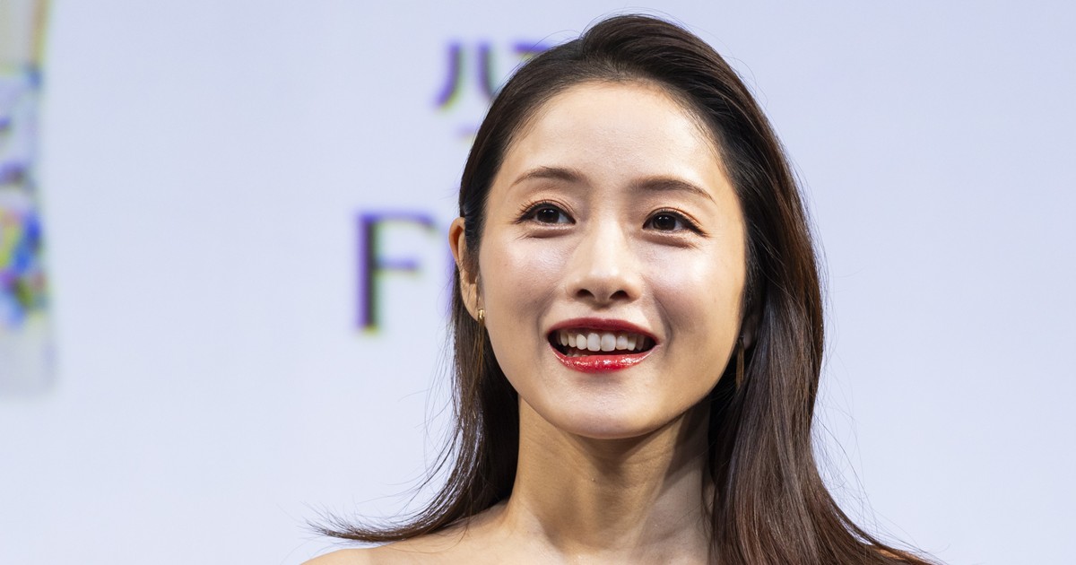 石原さとみ　第2子出産後初の連ドラ主演が決定！騒動連発のフジテレビからの「オファーを受けたワケ」 | 女性自身