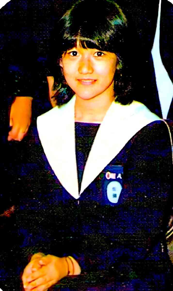 お近くの公立中学校の制服はどんな感じですか？