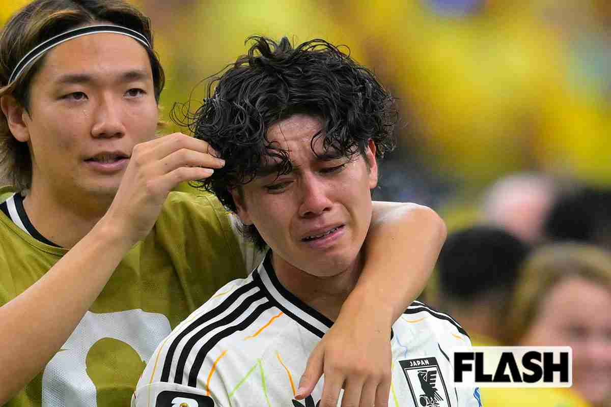 W杯敗戦から帰国の田中碧「2600万円」愛車でショッピングモールへ…つかの間オフに“スマホ片手”に向かった店 | Smart FLASH/スマフラ[光文社週刊誌]