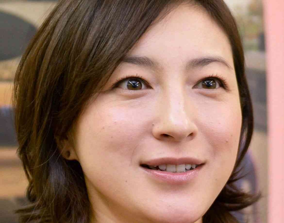 「46歳でこの…」活動再開から3カ月！広末涼子〝超ミニ〟最新姿に「この透明感で全て許される」「首と膝見た感じ…」「これぞ広末って感じ」