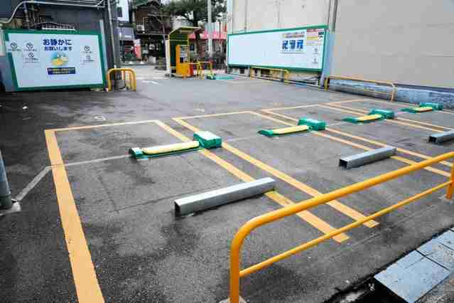 マスク着用を注意され、男性の首の骨折った男　初公判で正当防衛主張「被害者もあごマスク」