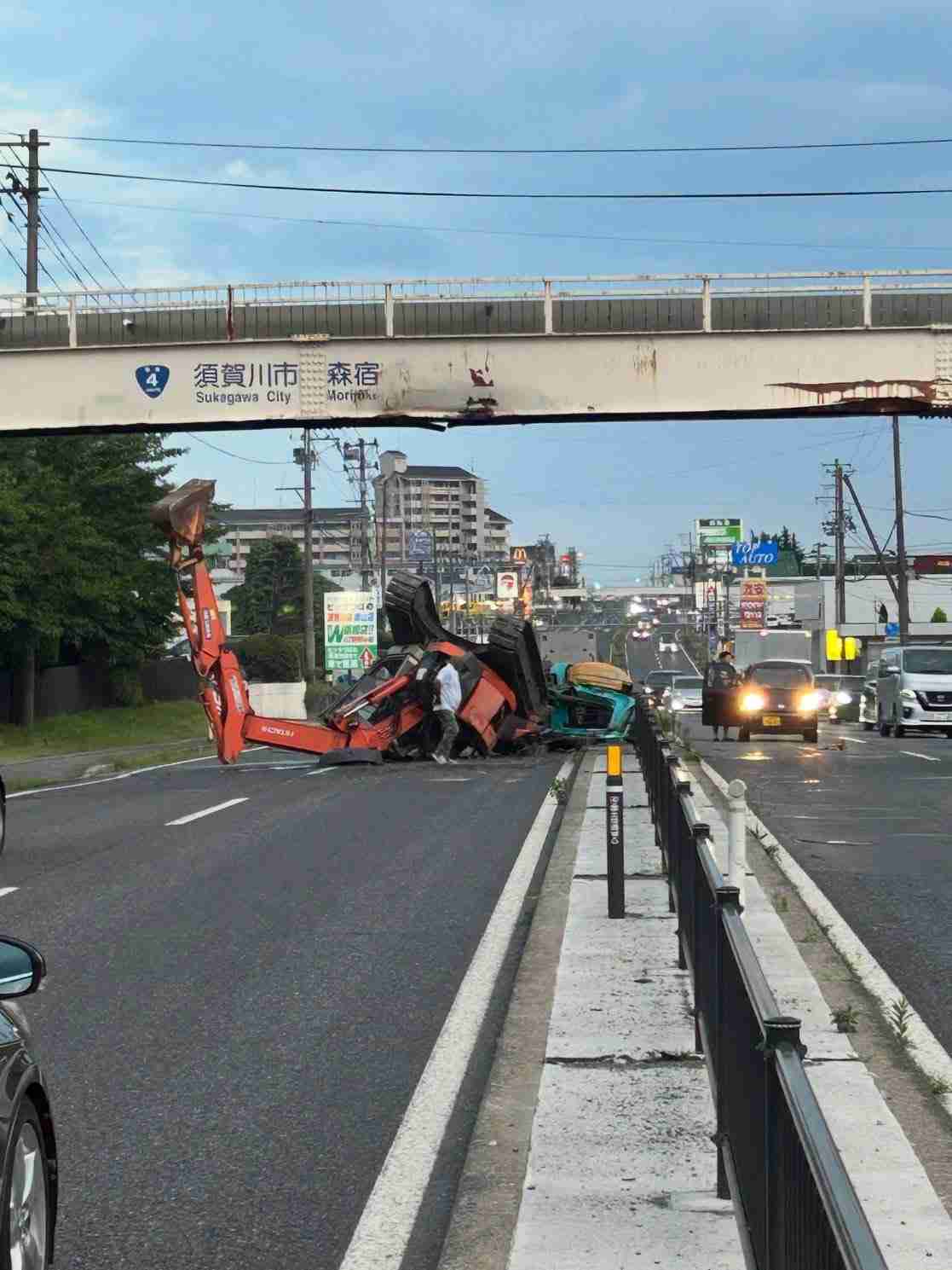 集団登校中の小学校低学年くらいの女児 車にはねられ意識不明の重体 横断歩道を渡っていたところ… 愛知・小牧市