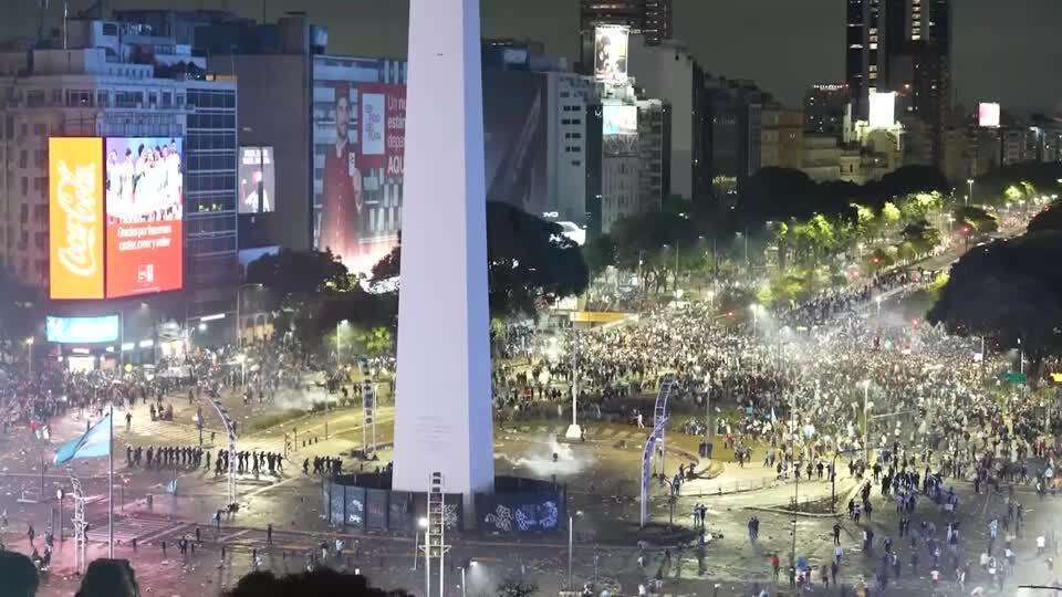 サッカーW杯決勝で敗れたアルゼンチン、首都では一部ファンらが暴徒化
