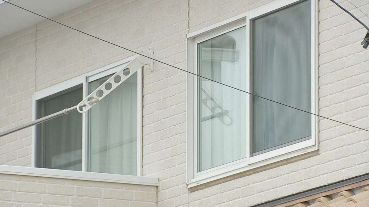 「子どもが倒れている」母親からの通報　その後出頭した42歳父親を小学1年娘を殺害の疑いで逮捕　息子も死亡で関連捜査　群馬・伊勢崎市